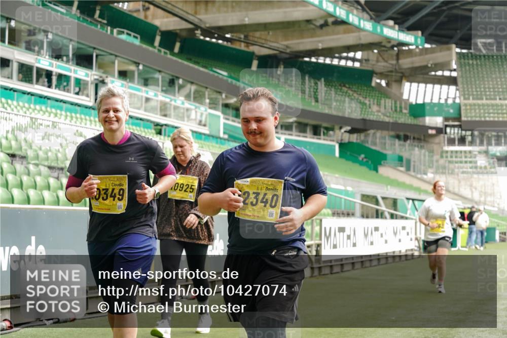 13.09.2026 - 21. swb-Marathon Bremen Michael Burmester http://msf.ph/oto/10427074 13.09.2026 10:50:42 Laufen im Stadion 10533, 10534, 10573, 10627, 10667, 10710, 11031, 11266, 11352, 11496, 11712, 11780, 11807, 12377, 12408, 12440, 12535, 10161, 10264, 10349, 10535, 10732, 10895, 10933, 10970, 11050, 11104, 11262, 11296, 11423, 11443, 11457, 11529, 11530, 11546, 11573, 11579, 11639, 11663, 11675, 11698, 11760, 12157, 12340, 12444, 12472 meine-sportfotos.de