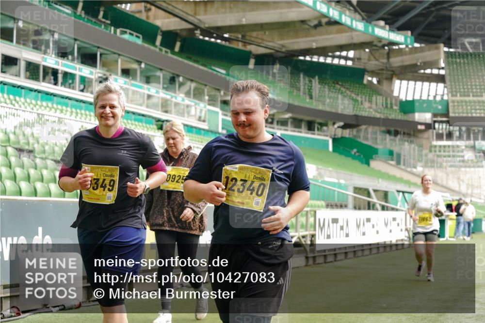 13.09.2026 - 21. swb-Marathon Bremen Michael Burmester http://msf.ph/oto/10427083 13.09.2026 10:50:42 Laufen im Stadion 10533, 10534, 10573, 10627, 10667, 10710, 11031, 11266, 11352, 11496, 11712, 11780, 11807, 12377, 12408, 12440, 12535, 10161, 10264, 10349, 10535, 10732, 10895, 10933, 10970, 11050, 11104, 11262, 11296, 11423, 11443, 11457, 11529, 11530, 11546, 11573, 11579, 11639, 11663, 11675, 11698, 11760, 12157, 12340, 12444, 12472 meine-sportfotos.de