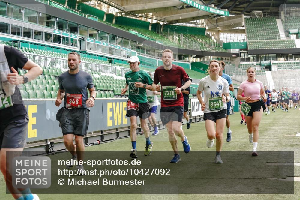 13.09.2026 - 21. swb-Marathon Bremen Michael Burmester http://msf.ph/oto/10427092 13.09.2026 13:02:23 Laufen im Stadion 150, 282, 318, 440, 531, 722, 930, 936, 946, 1006, 1014, 1067, 1163, 1250, 1436, 1448, 1460, 1582, 1611, 1896, 2033, 2047, 2062, 2276, 2292, 2345, 2364, 2370, 2378, 2421, 2491, 2513, 2561, 2627, 2638, 2666, 2668, 2779, 2900, 2987, 3013, 3044, 3114, 3163, 3164, 3187, 3248, 3258, 3294, 3334, 3372, 3374, 3375, 3392, 3460, 3496, 3526, 3527, 3576, 3585, 3603, 3667, 3721, 3806, 3852, 3893, 3938, 3970, 3983, 4000, 4077, 4133, 4506, 4558 meine-sportfotos.de