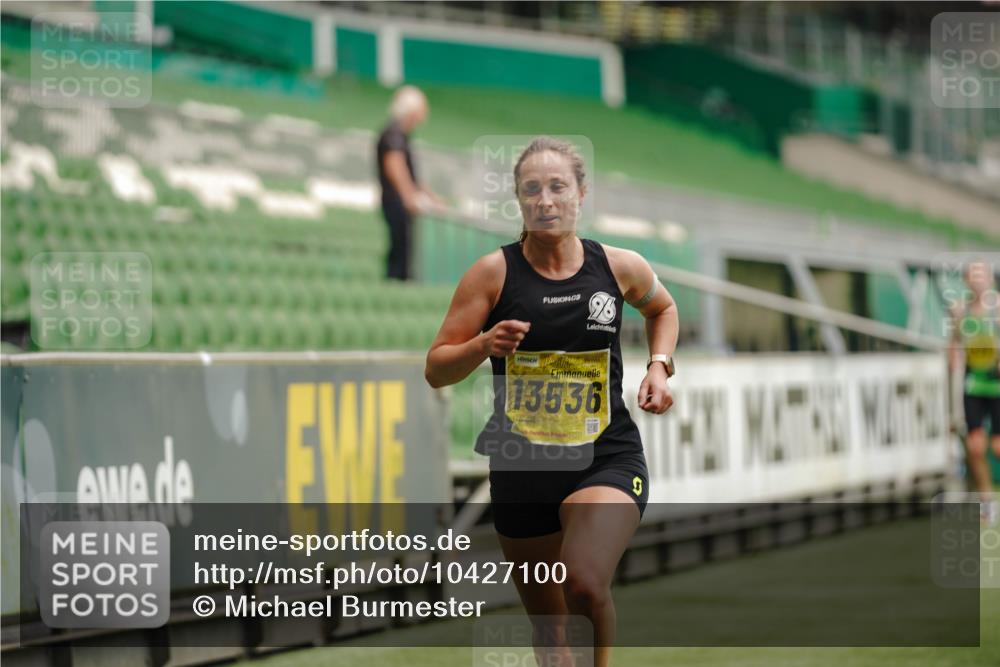 13.09.2026 - 21. swb-Marathon Bremen Michael Burmester http://msf.ph/oto/10427100 13.09.2026 10:17:49 Laufen im Stadion 10597, 12272, 12457, 12458, 13501, 13504, 13510, 13515, 13517, 13522, 13533, 13536, 13542, 13543, 13547, 13554, 13561, 13567, 13569, 13571, 13572, 13576, 13579, 13582, 13602, 13603, 13604, 13623, 13630, 13635, 13643 meine-sportfotos.de