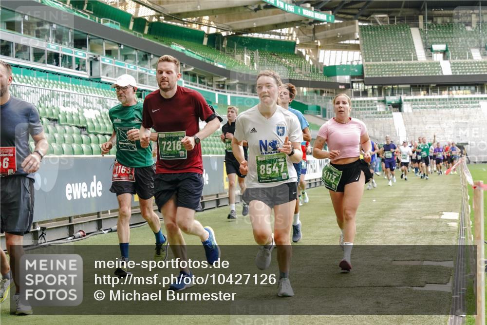 13.09.2026 - 21. swb-Marathon Bremen Michael Burmester http://msf.ph/oto/10427126 13.09.2026 13:02:24 Laufen im Stadion 150, 282, 318, 440, 531, 722, 930, 936, 946, 1006, 1014, 1067, 1163, 1250, 1436, 1448, 1460, 1582, 1611, 1896, 2033, 2047, 2062, 2276, 2292, 2345, 2364, 2370, 2378, 2421, 2491, 2513, 2561, 2627, 2638, 2666, 2668, 2779, 2900, 2987, 3013, 3044, 3114, 3135, 3163, 3164, 3187, 3248, 3258, 3294, 3334, 3372, 3374, 3375, 3392, 3460, 3496, 3526, 3527, 3576, 3585, 3603, 3667, 3721, 3806, 3852, 3893, 3938, 3970, 3983, 4000, 4077, 4133, 4506, 4558 meine-sportfotos.de
