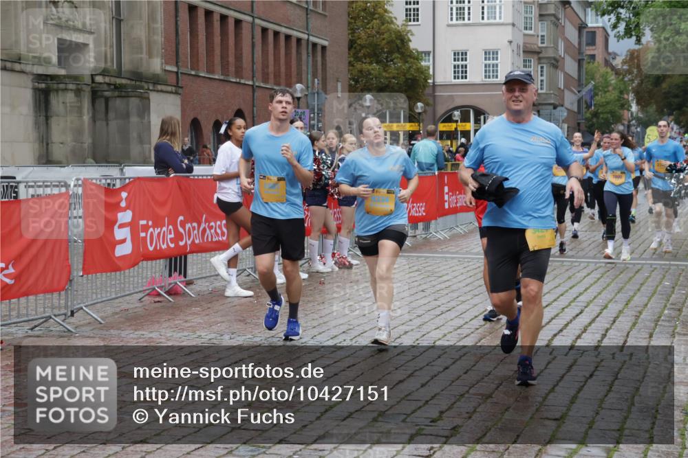13.09.2026 - Kiel Lauf Yannick Fuchs http://msf.ph/oto/10427151 13.09.2026 11:05:59 Ziel 799, 1111, 1359, 3475, 3618, 4392, 4980, 5187, 5229, 5756, 5925, 6307, 6823, 7045, 7452, 7942, 8295, 8452, 9016, 9757, 10830, 11218, 11372, 12048, 12133, 12356, 12646, 12647, 12649, 1491, 2365, 2959, 3352, 3421, 4058, 4148, 4153, 4764, 4979, 5526, 5888, 5909, 5954, 6162, 6668, 7899, 8323, 8334, 8498, 8879, 9279, 9480, 9589, 9747, 10386, 10557, 10599, 11049, 11160, 11618, 12012, 12233, 631, 824, 2781, 2782, 3201, 3966, 4095, 8163, 8400, 9781 meine-sportfotos.de