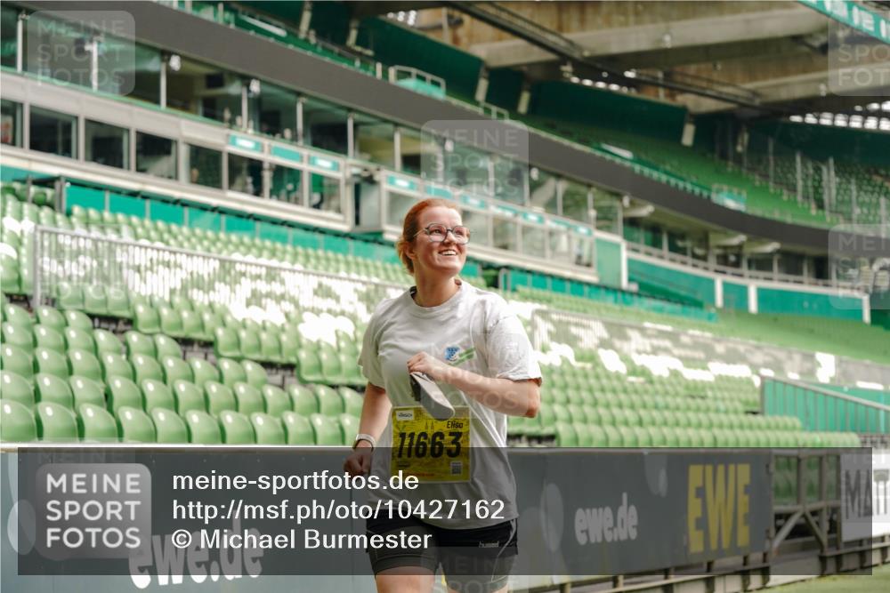 13.09.2026 - 21. swb-Marathon Bremen Michael Burmester http://msf.ph/oto/10427162 13.09.2026 10:50:48 Laufen im Stadion 10533, 10534, 10573, 10627, 10650, 10667, 10710, 11031, 11195, 11266, 11352, 11496, 11712, 11780, 11807, 12377, 12408, 12440, 12535, 10161, 10264, 10292, 10349, 10535, 10732, 10895, 10925, 10933, 10970, 11104, 11262, 11296, 11423, 11443, 11457, 11529, 11530, 11546, 11573, 11579, 11639, 11663, 11675, 11698, 12083, 12157, 12340, 12444, 12472 meine-sportfotos.de