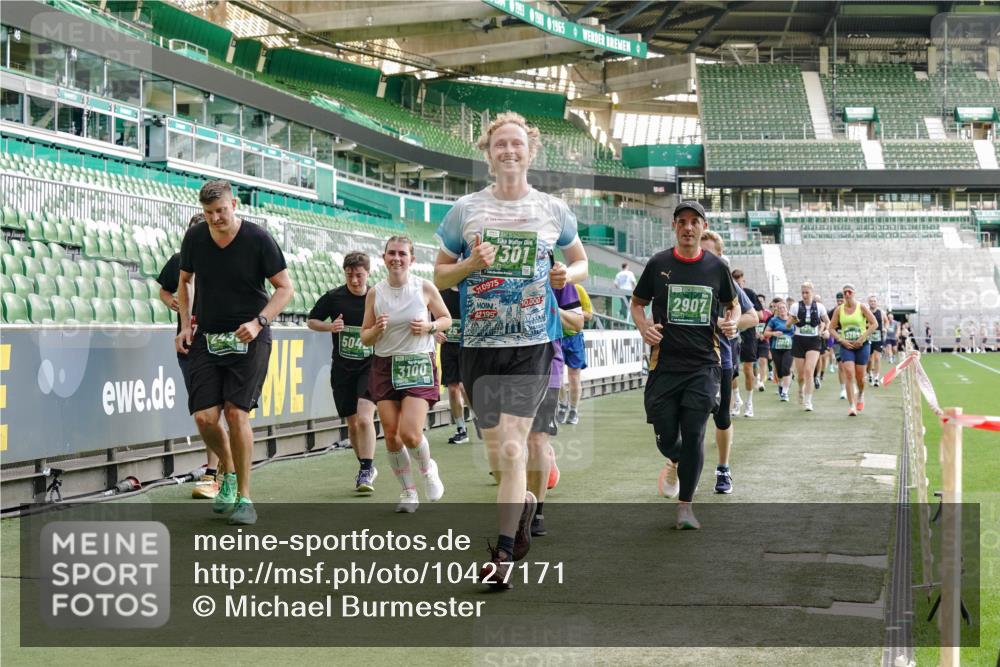 13.09.2026 - 21. swb-Marathon Bremen Michael Burmester http://msf.ph/oto/10427171 13.09.2026 13:25:34 Laufen im Stadion 202, 213, 294, 505, 530, 543, 548, 645, 723, 739, 752, 815, 818, 966, 1283, 1410, 1443, 1459, 1463, 1471, 1473, 1487, 1491, 1504, 1515, 1530, 1561, 1618, 1744, 1828, 1830, 1953, 2058, 2059, 2095, 2211, 2267, 2271, 2298, 2308, 2312, 2323, 2354, 2382, 2384, 2483, 2497, 2506, 2508, 2554, 2558, 2571, 2591, 2592, 2644, 2656, 2675, 2752, 2762, 2776, 2833, 2878, 2896, 2970, 2981, 3005, 3047, 3062, 3097, 3142, 3172, 3211, 3259, 3298, 3306, 3329, 3359, 3381, 3390, 3433 meine-sportfotos.de