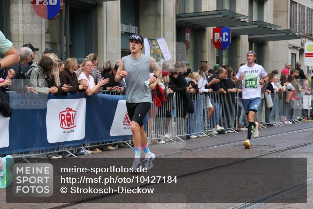 13.09.2026 - 21. swb-Marathon Bremen Strokosch-Dieckow http://msf.ph/oto/10427184 13.09.2026 13:07:02 Ziel 1540, 1863, 2706, 3043, 3118, 4743, 4808, 6053, 7636, 7876, 8060, 8098, 8467, 8980, 9927, 521, 749, 1009, 3127, 3794, 3973, 4574, 5238, 6784, 6951, 8580, 8888, 9708 meine-sportfotos.de