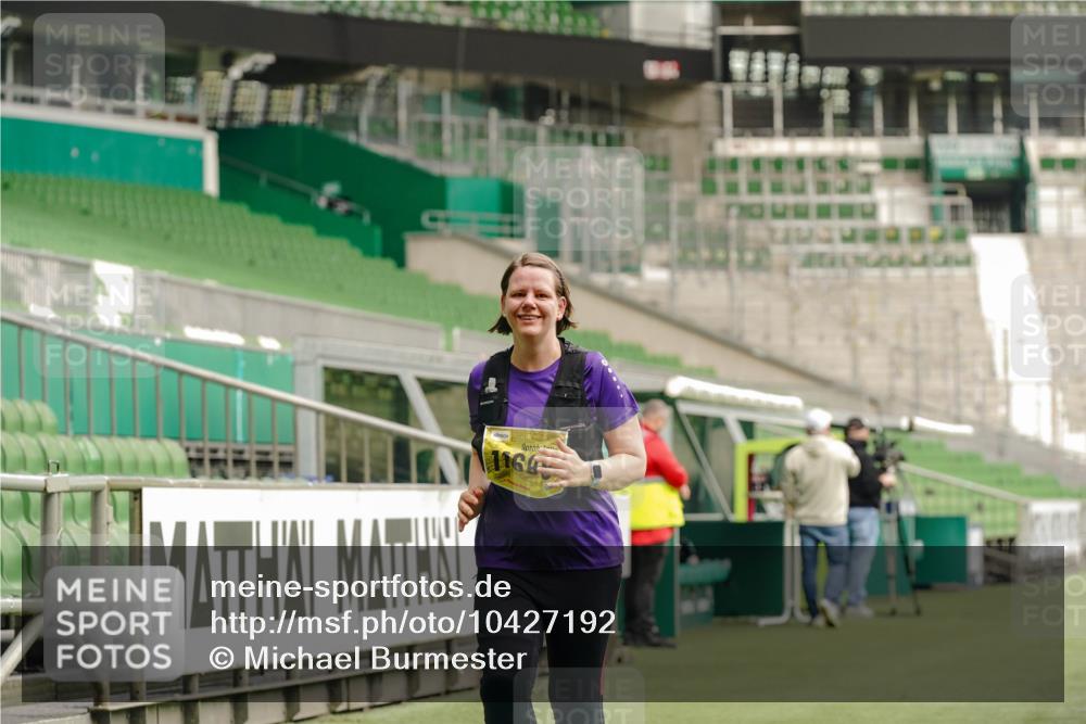 13.09.2026 - 21. swb-Marathon Bremen Michael Burmester http://msf.ph/oto/10427192 13.09.2026 10:50:52 Laufen im Stadion 10533, 10534, 10573, 10627, 10650, 10667, 10710, 10968, 11031, 11195, 11266, 11352, 11496, 11712, 11780, 11807, 12377, 12408, 12440, 12535, 10161, 10264, 10292, 10349, 10440, 10535, 10732, 10789, 10895, 10925, 10933, 10970, 11104, 11262, 11296, 11423, 11443, 11457, 11529, 11530, 11546, 11573, 11579, 11639, 11663, 11675, 11698, 12083, 12157, 12340, 12444, 12471, 12472, 12561 meine-sportfotos.de