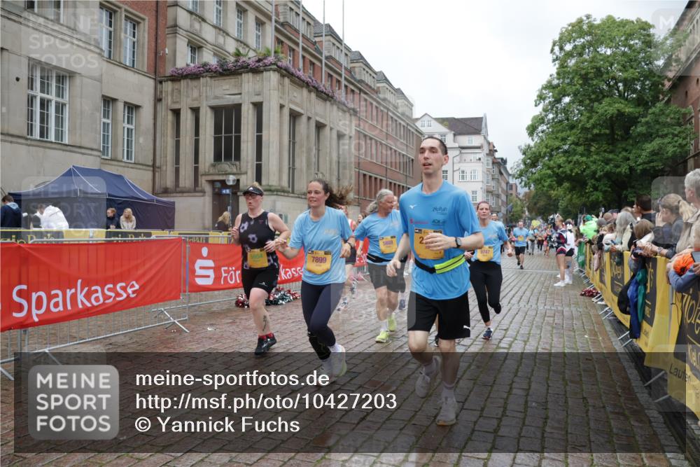 13.09.2026 - Kiel Lauf Yannick Fuchs http://msf.ph/oto/10427203 13.09.2026 11:06:06 Ziel 799, 1111, 1359, 2781, 2782, 3618, 4392, 4980, 5187, 5229, 6307, 7045, 7452, 7942, 8295, 8452, 9757, 10830, 11218, 11372, 12048, 12133, 12356, 12646, 12647, 2365, 2959, 3352, 3475, 4058, 4148, 4153, 4764, 4979, 5526, 5756, 5888, 5925, 5954, 6162, 6668, 6823, 7899, 8323, 8498, 8879, 9016, 9279, 9480, 9589, 9747, 10386, 10557, 10599, 11049, 11618, 12012, 12233, 12649, 458, 560, 631, 710, 824, 2179, 3201, 3966, 4095, 4614, 5141, 8163, 8400, 9781 meine-sportfotos.de