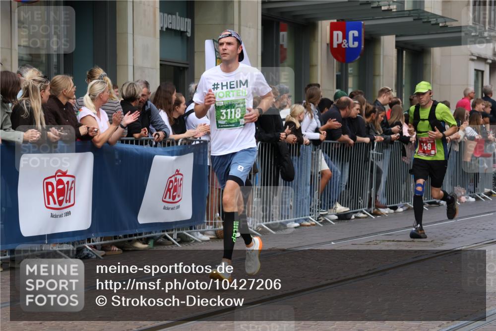 13.09.2026 - 21. swb-Marathon Bremen Strokosch-Dieckow http://msf.ph/oto/10427206 13.09.2026 13:07:04 Ziel 1863, 2706, 3043, 3118, 4743, 4808, 6053, 7636, 7803, 7876, 8060, 8098, 8467, 8980, 9927, 521, 749, 1009, 1540, 3127, 3794, 3973, 4574, 6784, 8580, 8888, 9708 meine-sportfotos.de