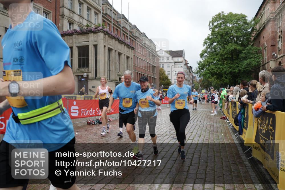 13.09.2026 - Kiel Lauf Yannick Fuchs http://msf.ph/oto/10427217 13.09.2026 11:06:06 Ziel 799, 1111, 1359, 2781, 2782, 3618, 4392, 4980, 5187, 5229, 6307, 7045, 7452, 7942, 8295, 8452, 9757, 10830, 11218, 11372, 12048, 12133, 12356, 12646, 12647, 2365, 2959, 3352, 3475, 4058, 4148, 4153, 4764, 4979, 5526, 5756, 5888, 5925, 5954, 6162, 6668, 6823, 7899, 8323, 8498, 8879, 9016, 9279, 9480, 9589, 9747, 10386, 10557, 10599, 11049, 11618, 12012, 12233, 12649, 458, 560, 631, 710, 824, 2179, 3201, 3966, 4095, 4614, 5141, 8163, 8400, 9781 meine-sportfotos.de