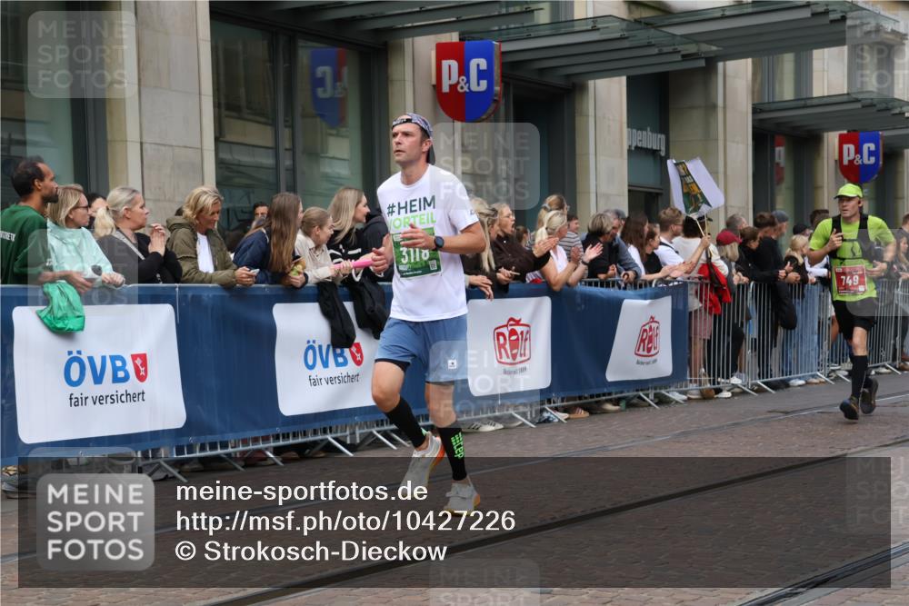 13.09.2026 - 21. swb-Marathon Bremen Strokosch-Dieckow http://msf.ph/oto/10427226 13.09.2026 13:07:05 Ziel 819, 1863, 2706, 3043, 3118, 4743, 4808, 6053, 7636, 7803, 7876, 8060, 8098, 8467, 8980, 9927, 521, 749, 1540, 3127, 3794, 3973, 4574, 6053, 6784, 8580, 8888, 9708 meine-sportfotos.de