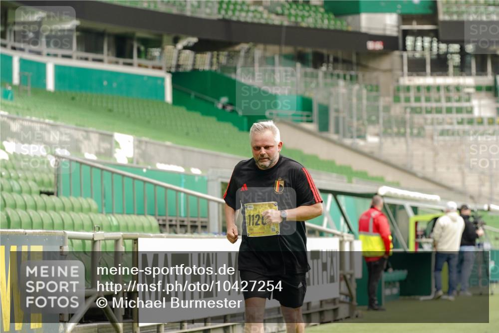 13.09.2026 - 21. swb-Marathon Bremen Michael Burmester http://msf.ph/oto/10427254 13.09.2026 10:51:05 Laufen im Stadion 10533, 10534, 10573, 10627, 10650, 10667, 10710, 10968, 11025, 11031, 11195, 11266, 11352, 11496, 11780, 11807, 12377, 12408, 12440, 12535, 12546, 10161, 10264, 10292, 10349, 10407, 10440, 10535, 10732, 10789, 10895, 10925, 10933, 10970, 11104, 11262, 11423, 11443, 11457, 11573, 11579, 11639, 11663, 11698, 12083, 12157, 12340, 12444, 12471, 12472, 12542, 12561 meine-sportfotos.de