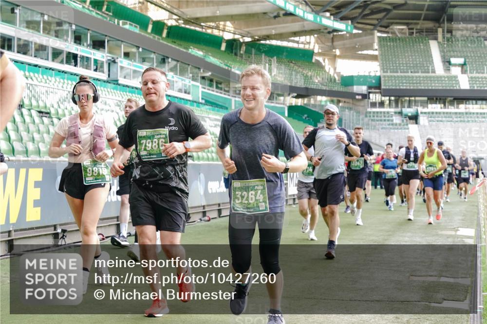 13.09.2026 - 21. swb-Marathon Bremen Michael Burmester http://msf.ph/oto/10427260 13.09.2026 13:25:37 Laufen im Stadion 202, 213, 294, 505, 530, 543, 548, 645, 723, 752, 815, 818, 966, 1283, 1410, 1443, 1459, 1463, 1473, 1487, 1491, 1504, 1515, 1530, 1561, 1618, 1744, 1828, 1830, 1953, 2058, 2059, 2095, 2211, 2267, 2271, 2298, 2308, 2312, 2323, 2354, 2382, 2384, 2483, 2497, 2506, 2508, 2554, 2558, 2571, 2591, 2592, 2644, 2656, 2675, 2752, 2762, 2833, 2878, 2896, 2970, 2981, 3005, 3047, 3062, 3097, 3142, 3172, 3211, 3259, 3298, 3306, 3329, 3359, 3381, 3390, 3433 meine-sportfotos.de
