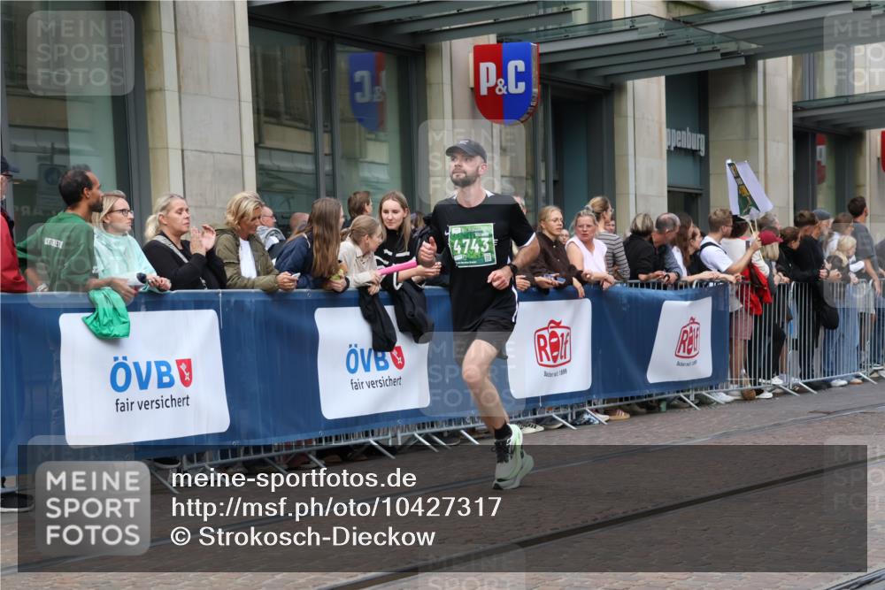 13.09.2026 - 21. swb-Marathon Bremen Strokosch-Dieckow http://msf.ph/oto/10427317 13.09.2026 13:07:09 Ziel 819, 1863, 2135, 2706, 3043, 3118, 4743, 4808, 5570, 5976, 7803, 8060, 8098, 8467, 8611, 8980, 9035, 749, 1540, 1863, 3127, 3794, 3973, 4574, 6053, 7636, 7876, 8888, 9708, 9927 meine-sportfotos.de