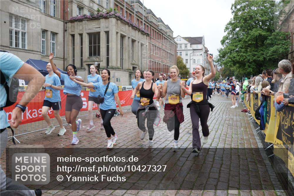 13.09.2026 - Kiel Lauf Yannick Fuchs http://msf.ph/oto/10427327 13.09.2026 11:06:20 Ziel 458, 560, 631, 710, 824, 2179, 3201, 3966, 4095, 4614, 5141, 5403, 5435, 6124, 6125, 6754, 8163, 8299, 8400, 8429, 9781, 10143, 10329, 10497, 10537, 10545, 10841, 11028, 11029, 12195, 12686, 799, 1111, 1359, 2781, 2782, 2959, 3475, 3618, 4058, 4148, 4153, 4392, 4764, 4980, 5187, 5229, 5526, 5756, 5925, 6307, 6668, 6823, 7045, 7452, 7942, 8295, 8323, 8452, 8498, 8879, 9016, 9279, 9757, 10386, 10557, 10830, 11049, 11218, 11372, 12048, 12133, 12356, 12646, 12647, 12649, 219 meine-sportfotos.de