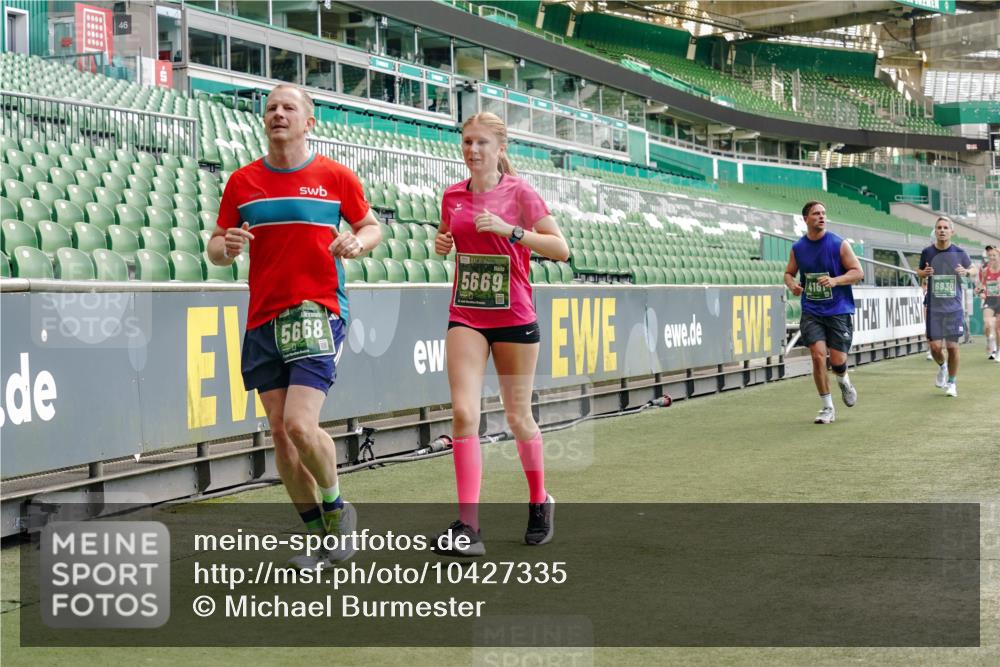 13.09.2026 - 21. swb-Marathon Bremen Michael Burmester http://msf.ph/oto/10427335 13.09.2026 13:02:29 Laufen im Stadion 150, 282, 318, 440, 531, 722, 930, 936, 946, 1006, 1014, 1067, 1163, 1250, 1436, 1448, 1460, 1582, 1611, 1896, 2033, 2047, 2062, 2276, 2292, 2345, 2364, 2370, 2378, 2421, 2491, 2513, 2627, 2638, 2666, 2668, 2779, 2900, 2987, 3013, 3044, 3114, 3135, 3163, 3164, 3187, 3248, 3258, 3294, 3334, 3360, 3372, 3374, 3375, 3392, 3460, 3496, 3526, 3527, 3576, 3585, 3603, 3667, 3721, 3806, 3852, 3893, 3938, 3970, 3983, 4000, 4077, 4133, 4506, 4558 meine-sportfotos.de