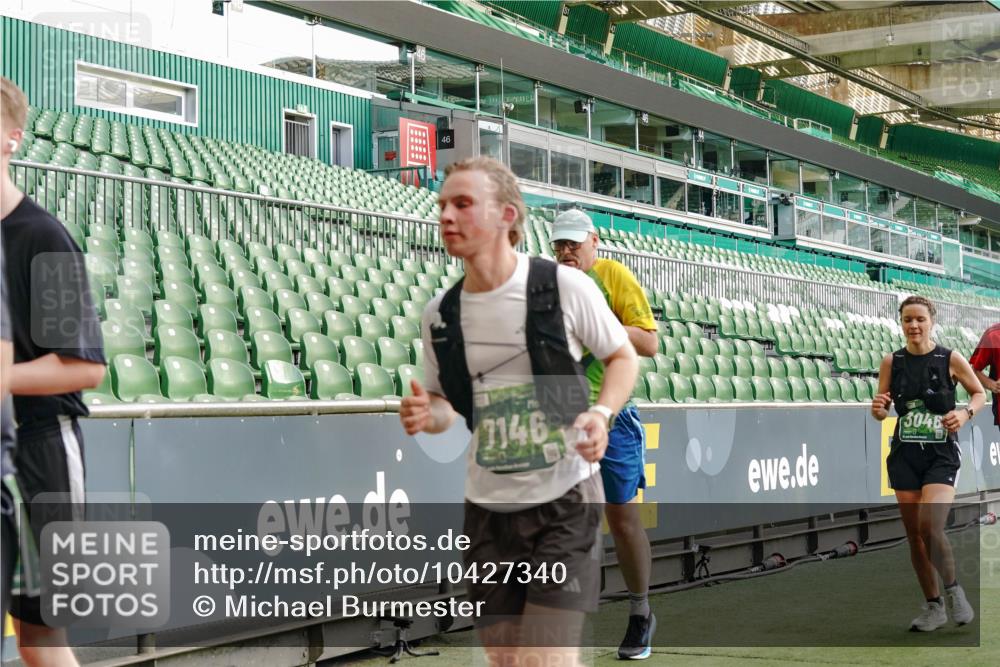 13.09.2026 - 21. swb-Marathon Bremen Michael Burmester http://msf.ph/oto/10427340 13.09.2026 13:25:41 Laufen im Stadion 202, 213, 294, 505, 530, 543, 548, 645, 723, 752, 815, 818, 966, 1283, 1410, 1443, 1459, 1463, 1473, 1487, 1491, 1504, 1515, 1530, 1561, 1618, 1744, 1828, 1830, 1953, 2058, 2059, 2095, 2211, 2267, 2271, 2298, 2308, 2312, 2323, 2354, 2382, 2384, 2483, 2497, 2506, 2508, 2554, 2558, 2576, 2591, 2592, 2644, 2656, 2675, 2752, 2762, 2817, 2833, 2878, 2896, 2970, 2981, 3005, 3047, 3062, 3097, 3142, 3172, 3211, 3259, 3298, 3306, 3329, 3359, 3381, 3390, 3433, 3629 meine-sportfotos.de