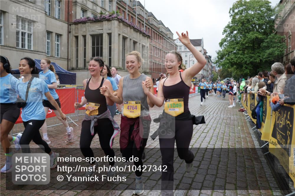 13.09.2026 - Kiel Lauf Yannick Fuchs http://msf.ph/oto/10427342 13.09.2026 11:06:20 Ziel 458, 560, 631, 710, 824, 2179, 3201, 3966, 4095, 4614, 5141, 5403, 5435, 6124, 6125, 6754, 8163, 8299, 8400, 8429, 9781, 10143, 10329, 10497, 10537, 10545, 10841, 11028, 11029, 12195, 12686, 799, 1111, 1359, 2781, 2782, 2959, 3475, 3618, 4058, 4148, 4153, 4392, 4764, 4980, 5187, 5229, 5526, 5756, 5925, 6307, 6668, 6823, 7045, 7452, 7942, 8295, 8323, 8452, 8498, 8879, 9016, 9279, 9757, 10386, 10557, 10830, 11049, 11218, 11372, 12048, 12133, 12356, 12646, 12647, 12649, 219 meine-sportfotos.de