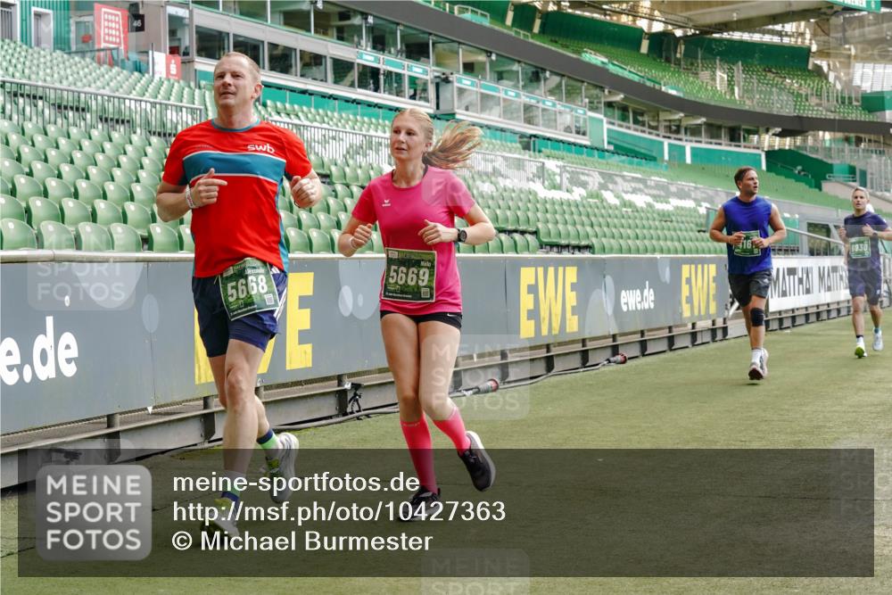 13.09.2026 - 21. swb-Marathon Bremen Michael Burmester http://msf.ph/oto/10427363 13.09.2026 13:02:29 Laufen im Stadion 150, 282, 318, 440, 531, 722, 930, 936, 946, 1006, 1014, 1067, 1163, 1250, 1436, 1448, 1460, 1582, 1611, 1896, 2033, 2047, 2062, 2276, 2292, 2345, 2364, 2370, 2378, 2421, 2491, 2513, 2627, 2638, 2666, 2668, 2779, 2900, 2987, 3013, 3044, 3114, 3135, 3163, 3164, 3187, 3248, 3258, 3294, 3334, 3360, 3372, 3374, 3375, 3392, 3460, 3496, 3526, 3527, 3576, 3585, 3603, 3667, 3721, 3806, 3852, 3893, 3938, 3970, 3983, 4000, 4077, 4133, 4506, 4558 meine-sportfotos.de