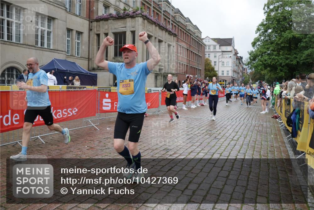 13.09.2026 - Kiel Lauf Yannick Fuchs http://msf.ph/oto/10427369 13.09.2026 11:06:22 Ziel 458, 560, 631, 710, 824, 2179, 3201, 3966, 4095, 4614, 5141, 5403, 5435, 6124, 6125, 6754, 8163, 8299, 8400, 8429, 9781, 10143, 10329, 10497, 10537, 10545, 10841, 11028, 11029, 11900, 12195, 12686, 799, 1111, 1359, 2781, 2782, 3475, 3618, 4058, 4392, 4980, 5187, 5229, 5756, 5925, 6307, 6823, 7045, 7452, 7942, 8295, 8323, 8452, 8879, 9016, 9279, 9757, 10830, 11218, 11372, 12048, 12133, 12356, 12646, 12647, 12649, 219 meine-sportfotos.de