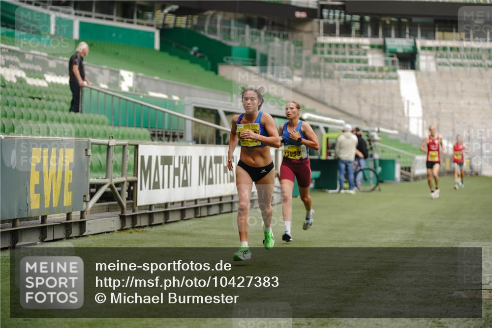 13.09.2026 - 21. swb-Marathon Bremen Michael Burmester http://msf.ph/oto/10427383 13.09.2026 10:18:08 Laufen im Stadion 12457, 12458, 13504, 13510, 13517, 13522, 13533, 13534, 13536, 13542, 13543, 13554, 13561, 13564, 13569, 13571, 13572, 13573, 13576, 13579, 13582, 13599, 13602, 13603, 13604, 13618, 13623, 13630, 13632, 13638, 13639, 13643, 13525 meine-sportfotos.de