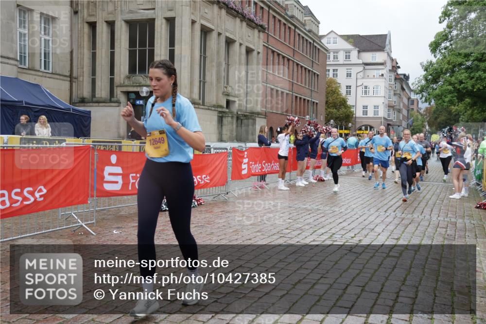 13.09.2026 - Kiel Lauf Yannick Fuchs http://msf.ph/oto/10427385 13.09.2026 11:06:25 Ziel 458, 560, 631, 710, 805, 824, 2179, 3201, 3966, 4095, 4614, 5141, 5403, 5435, 6124, 6125, 6754, 8299, 8429, 9182, 10143, 10329, 10497, 10537, 10545, 10841, 11900, 12195, 799, 824, 1111, 1359, 2781, 2782, 3475, 3618, 4392, 4980, 5187, 5229, 5756, 5925, 6307, 6823, 7045, 7452, 7942, 8163, 8295, 8400, 8452, 9016, 9757, 9781, 10830, 11028, 11029, 11218, 11372, 12048, 12133, 12356, 12646, 12647, 12649, 12686, 219 meine-sportfotos.de