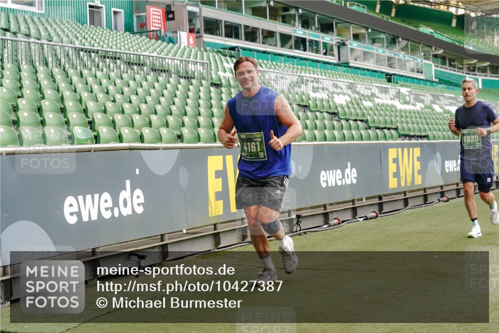 13.09.2026 - 21. swb-Marathon Bremen Michael Burmester http://msf.ph/oto/10427387 13.09.2026 13:02:32 Laufen im Stadion 150, 282, 440, 531, 722, 762, 930, 936, 940, 946, 1006, 1014, 1067, 1163, 1250, 1436, 1448, 1460, 1582, 1611, 1896, 2033, 2047, 2062, 2276, 2292, 2345, 2364, 2370, 2378, 2421, 2491, 2513, 2638, 2666, 2668, 2779, 2900, 2987, 3013, 3044, 3114, 3135, 3163, 3164, 3187, 3248, 3258, 3294, 3334, 3360, 3372, 3374, 3375, 3392, 3460, 3496, 3526, 3527, 3576, 3585, 3603, 3667, 3721, 3806, 3852, 3893, 3938, 3970, 3983, 4000, 4077, 4133, 4506, 4558 meine-sportfotos.de