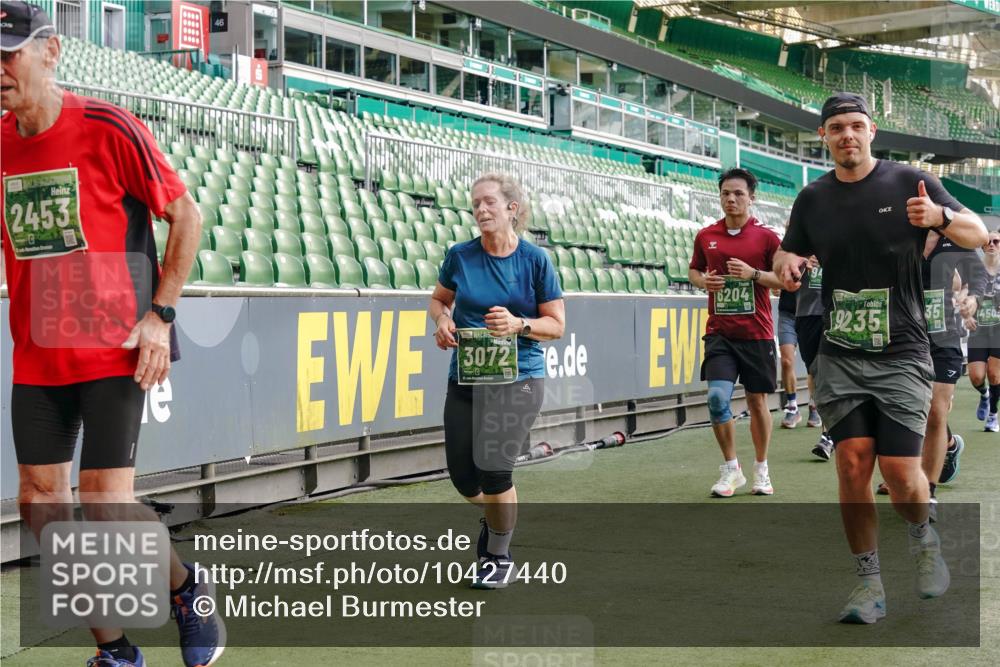13.09.2026 - 21. swb-Marathon Bremen Michael Burmester http://msf.ph/oto/10427440 13.09.2026 13:25:45 Laufen im Stadion 202, 213, 294, 505, 530, 543, 548, 645, 723, 815, 818, 966, 1077, 1283, 1410, 1443, 1459, 1463, 1473, 1487, 1491, 1504, 1515, 1530, 1561, 1618, 1744, 1828, 1830, 1953, 2058, 2059, 2095, 2211, 2267, 2271, 2298, 2308, 2312, 2323, 2354, 2382, 2384, 2497, 2506, 2508, 2554, 2558, 2576, 2591, 2592, 2644, 2656, 2675, 2752, 2762, 2817, 2833, 2878, 2896, 2970, 2981, 3005, 3047, 3062, 3097, 3142, 3172, 3211, 3259, 3298, 3306, 3329, 3359, 3381, 3390, 3433, 3629 meine-sportfotos.de