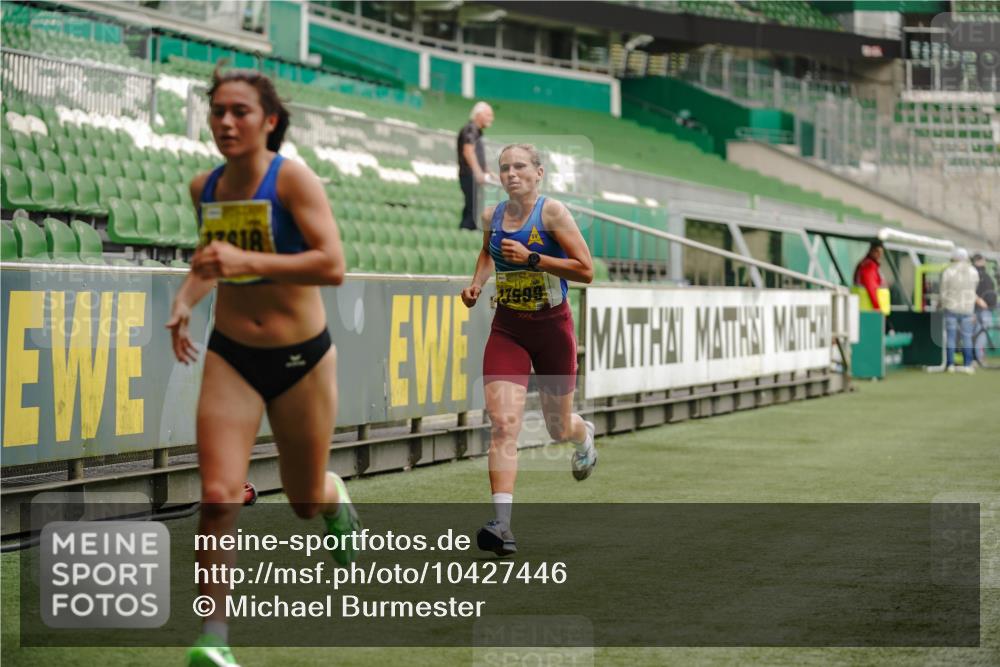 13.09.2026 - 21. swb-Marathon Bremen Michael Burmester http://msf.ph/oto/10427446 13.09.2026 10:18:10 Laufen im Stadion 12457, 12458, 13504, 13510, 13517, 13522, 13533, 13534, 13536, 13542, 13543, 13554, 13561, 13564, 13569, 13571, 13572, 13573, 13576, 13579, 13582, 13599, 13602, 13603, 13604, 13618, 13623, 13630, 13632, 13638, 13639, 13643, 13525, 13627 meine-sportfotos.de