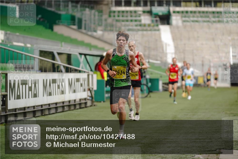 13.09.2026 - 21. swb-Marathon Bremen Michael Burmester http://msf.ph/oto/10427488 13.09.2026 10:18:13 Laufen im Stadion 12457, 12458, 13504, 13510, 13517, 13522, 13533, 13534, 13536, 13542, 13543, 13554, 13561, 13564, 13569, 13571, 13572, 13573, 13576, 13579, 13582, 13599, 13602, 13603, 13604, 13618, 13622, 13623, 13630, 13632, 13638, 13639, 13643, 13525, 13627 meine-sportfotos.de