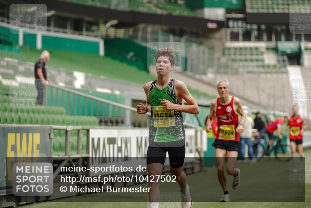 13.09.2026 - 21. swb-Marathon Bremen Michael Burmester http://msf.ph/oto/10427502 13.09.2026 10:18:14 Laufen im Stadion 12457, 12458, 13504, 13510, 13517, 13522, 13533, 13534, 13536, 13542, 13543, 13554, 13561, 13564, 13569, 13571, 13572, 13573, 13576, 13579, 13582, 13599, 13602, 13603, 13604, 13618, 13622, 13623, 13630, 13632, 13638, 13639, 13643, 13525, 13627 meine-sportfotos.de