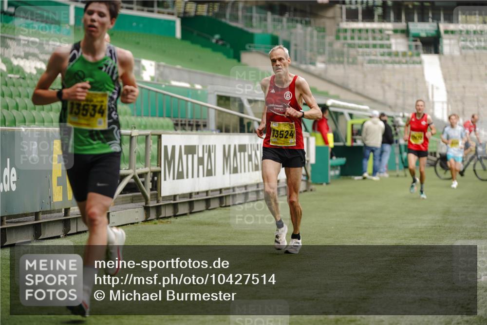 13.09.2026 - 21. swb-Marathon Bremen Michael Burmester http://msf.ph/oto/10427514 13.09.2026 10:18:15 Laufen im Stadion 12457, 12458, 13504, 13510, 13517, 13522, 13533, 13534, 13536, 13542, 13543, 13550, 13554, 13561, 13564, 13569, 13571, 13572, 13573, 13576, 13579, 13581, 13582, 13599, 13602, 13603, 13604, 13618, 13622, 13623, 13630, 13632, 13638, 13639, 13643, 13525, 13627 meine-sportfotos.de