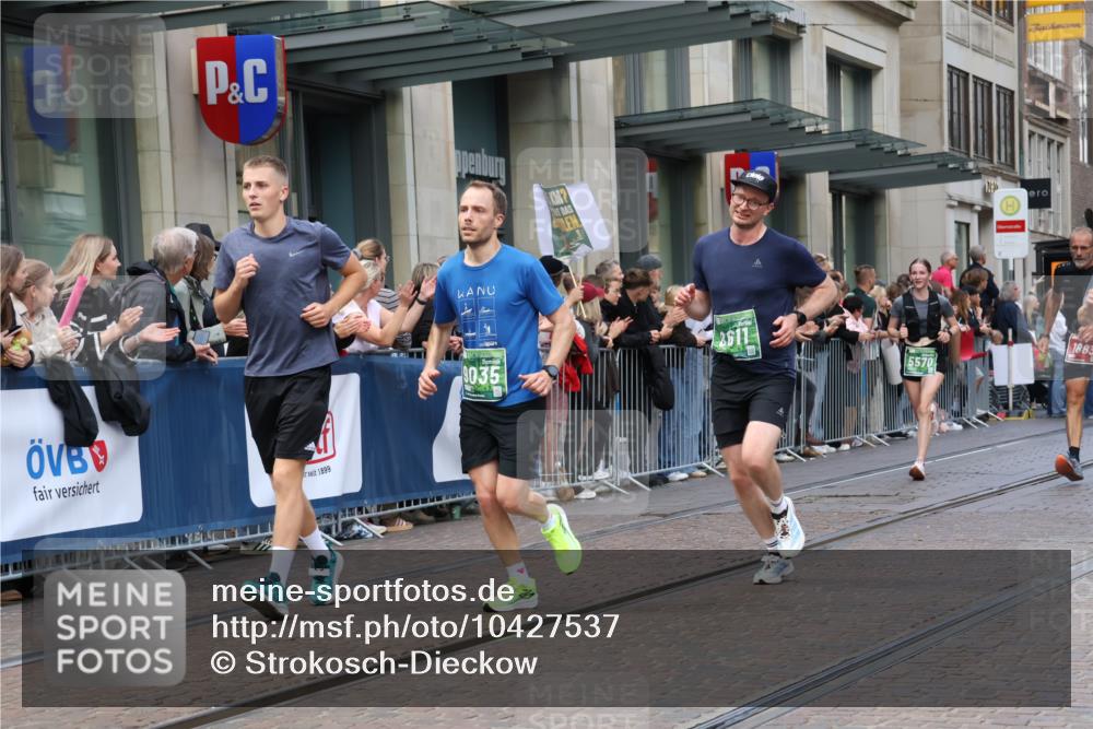 13.09.2026 - 21. swb-Marathon Bremen Strokosch-Dieckow http://msf.ph/oto/10427537 13.09.2026 13:07:23 Ziel 819, 969, 2135, 4732, 4852, 4990, 5570, 5976, 7558, 7803, 8060, 8467, 8611, 8737, 9035, 9356, 1540, 1863, 2706, 3043, 3118, 4743, 4808, 6053, 7636, 7876, 8060, 8098, 8980, 9927 meine-sportfotos.de