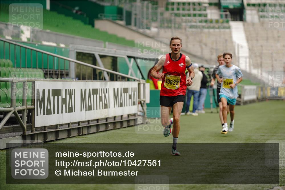 13.09.2026 - 21. swb-Marathon Bremen Michael Burmester http://msf.ph/oto/10427561 13.09.2026 10:18:18 Laufen im Stadion 11652, 12457, 12458, 13504, 13510, 13522, 13533, 13534, 13536, 13542, 13543, 13550, 13554, 13561, 13564, 13569, 13571, 13572, 13573, 13576, 13579, 13581, 13582, 13599, 13602, 13603, 13604, 13618, 13622, 13623, 13630, 13632, 13638, 13639, 13643, 13525, 13627 meine-sportfotos.de