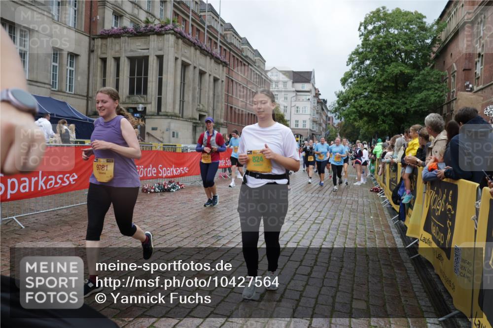 13.09.2026 - Kiel Lauf Yannick Fuchs http://msf.ph/oto/10427564 13.09.2026 11:06:49 Ziel 2041, 3213, 5565, 6931, 7145, 7329, 8029, 8704, 8822, 9467, 9729, 11559, 219, 458, 560, 631, 710, 805, 824, 2179, 3201, 3712, 3966, 4095, 4312, 4421, 4614, 5141, 5403, 5435, 6124, 6125, 6754, 7008, 7664, 8299, 8400, 8429, 9022, 9182, 9781, 9830, 10143, 10329, 10497, 10537, 10545, 10841, 11900, 12188, 12195, 1294, 1894, 3004, 3401, 4683, 4945, 5527, 6541, 6734, 7741, 8911, 9218, 10591, 10977, 824, 3966, 8163, 8400, 9781 meine-sportfotos.de