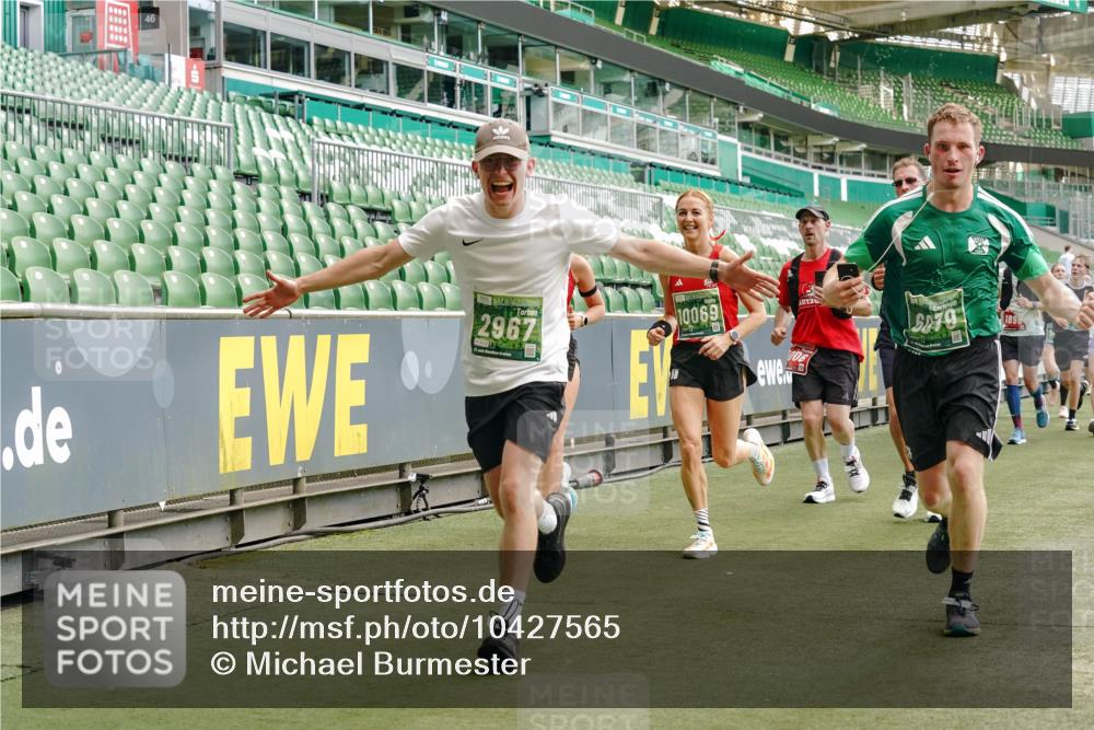 13.09.2026 - 21. swb-Marathon Bremen Michael Burmester http://msf.ph/oto/10427565 13.09.2026 13:02:36 Laufen im Stadion 150, 282, 531, 722, 762, 930, 936, 940, 946, 1006, 1014, 1067, 1163, 1250, 1436, 1448, 1460, 1582, 1611, 1896, 2033, 2047, 2062, 2276, 2292, 2345, 2364, 2378, 2421, 2491, 2513, 2638, 2666, 2668, 2779, 2900, 2987, 3013, 3044, 3114, 3135, 3163, 3164, 3187, 3248, 3258, 3294, 3334, 3360, 3372, 3374, 3375, 3392, 3460, 3496, 3526, 3527, 3576, 3585, 3603, 3667, 3721, 3806, 3852, 3893, 3938, 3970, 3983, 4000, 4077, 4133, 4506, 4558 meine-sportfotos.de