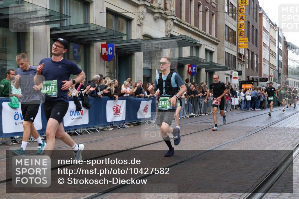 13.09.2026 - 21. swb-Marathon Bremen Strokosch-Dieckow http://msf.ph/oto/10427582 13.09.2026 13:07:25 Ziel 819, 969, 2135, 4732, 4852, 4990, 5570, 5976, 7558, 7803, 8467, 8611, 8737, 9035, 9356, 1540, 1863, 2706, 3043, 3118, 4743, 4808, 6053, 7636, 7876, 8060, 8098, 8467, 8980, 9927 meine-sportfotos.de