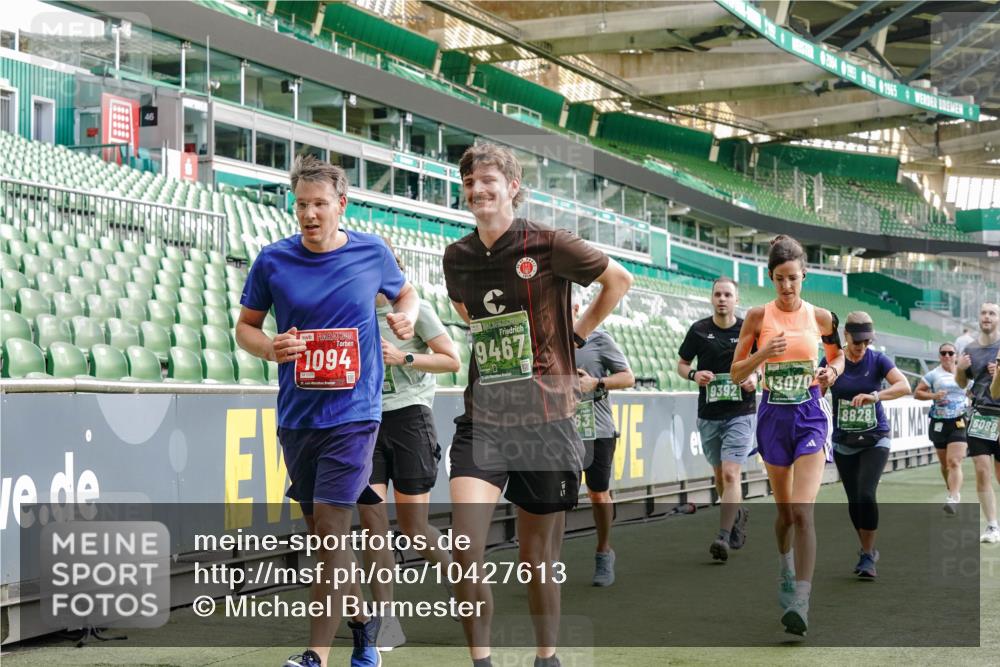 13.09.2026 - 21. swb-Marathon Bremen Michael Burmester http://msf.ph/oto/10427613 13.09.2026 13:25:51 Laufen im Stadion 202, 213, 294, 505, 530, 543, 645, 723, 815, 818, 833, 966, 1077, 1283, 1410, 1443, 1459, 1463, 1473, 1487, 1491, 1504, 1515, 1530, 1561, 1618, 1744, 1828, 1830, 1953, 2058, 2059, 2095, 2211, 2267, 2271, 2273, 2298, 2308, 2323, 2354, 2382, 2384, 2428, 2497, 2506, 2508, 2554, 2558, 2576, 2591, 2592, 2644, 2656, 2675, 2752, 2762, 2817, 2833, 2878, 2896, 2965, 2970, 2981, 3005, 3047, 3062, 3097, 3142, 3172, 3211, 3259, 3298, 3306, 3329, 3359, 3390, 3433, 3629 meine-sportfotos.de