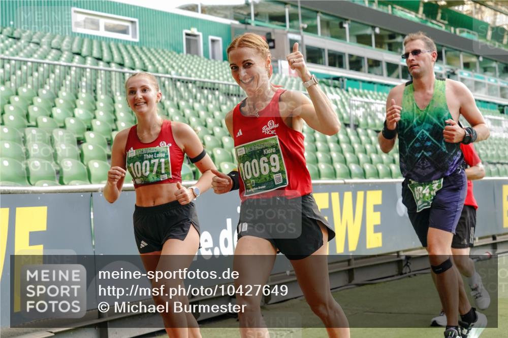 13.09.2026 - 21. swb-Marathon Bremen Michael Burmester http://msf.ph/oto/10427649 13.09.2026 13:02:38 Laufen im Stadion 150, 282, 531, 722, 762, 930, 936, 940, 946, 1006, 1014, 1067, 1163, 1250, 1436, 1448, 1460, 1582, 1611, 1896, 2033, 2047, 2062, 2276, 2292, 2345, 2364, 2378, 2421, 2491, 2513, 2638, 2666, 2668, 2779, 2900, 2934, 2987, 3013, 3044, 3114, 3135, 3163, 3164, 3187, 3248, 3258, 3294, 3334, 3360, 3372, 3374, 3375, 3392, 3460, 3496, 3526, 3527, 3576, 3585, 3597, 3603, 3667, 3721, 3806, 3846, 3852, 3893, 3938, 3970, 3983, 4000, 4077, 4133, 4506, 4558 meine-sportfotos.de