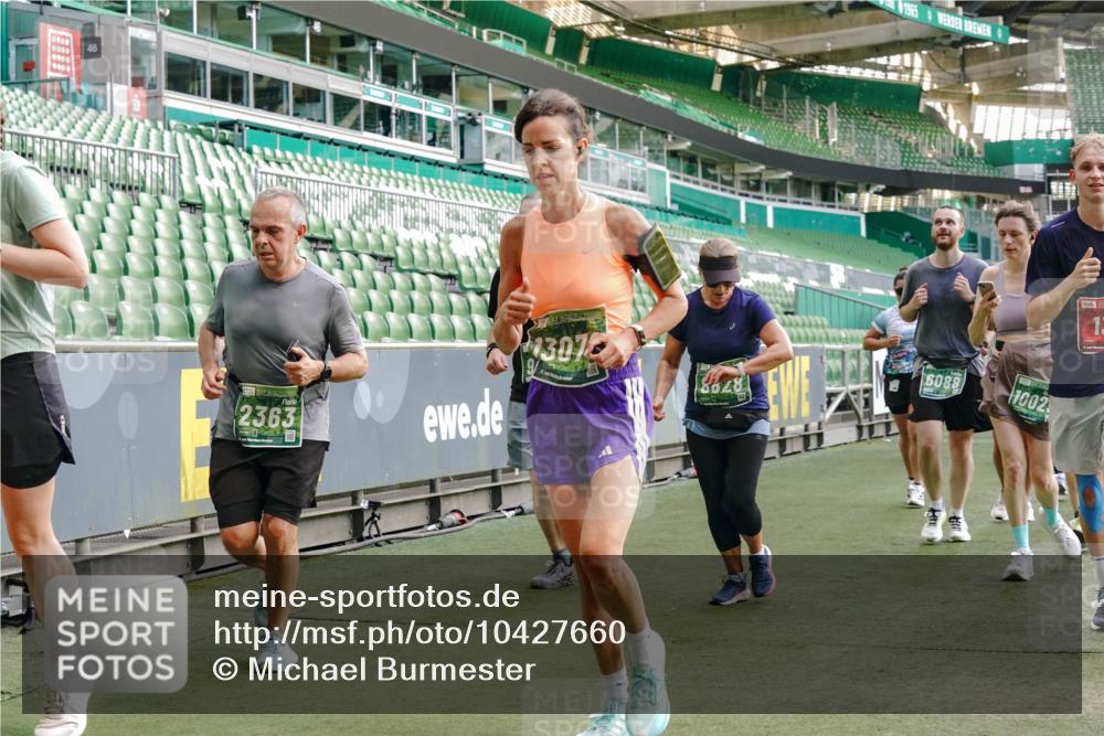 13.09.2026 - 21. swb-Marathon Bremen Michael Burmester http://msf.ph/oto/10427660 13.09.2026 13:25:52 Laufen im Stadion 202, 213, 294, 505, 530, 543, 645, 723, 815, 818, 833, 966, 1077, 1283, 1410, 1443, 1459, 1463, 1473, 1487, 1491, 1504, 1515, 1530, 1561, 1618, 1744, 1828, 1830, 1953, 2058, 2059, 2211, 2267, 2271, 2273, 2298, 2308, 2354, 2382, 2384, 2428, 2497, 2506, 2508, 2554, 2558, 2576, 2591, 2592, 2644, 2656, 2675, 2752, 2762, 2817, 2833, 2878, 2896, 2965, 2970, 2981, 3005, 3047, 3062, 3097, 3142, 3172, 3211, 3259, 3298, 3306, 3329, 3359, 3390, 3433, 3629 meine-sportfotos.de