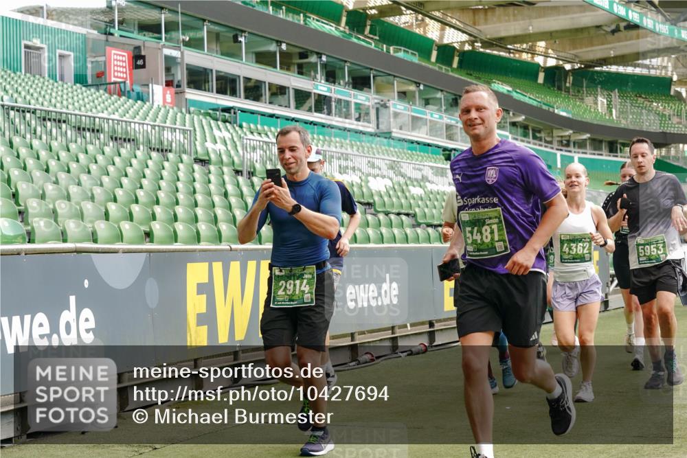 13.09.2026 - 21. swb-Marathon Bremen Michael Burmester http://msf.ph/oto/10427694 13.09.2026 13:02:40 Laufen im Stadion 150, 282, 531, 596, 722, 762, 930, 936, 940, 946, 1006, 1014, 1067, 1163, 1250, 1436, 1448, 1458, 1460, 1582, 1611, 1896, 2033, 2047, 2062, 2276, 2292, 2345, 2364, 2378, 2421, 2491, 2513, 2625, 2638, 2666, 2668, 2779, 2900, 2934, 2987, 3013, 3044, 3114, 3135, 3163, 3164, 3187, 3248, 3258, 3294, 3334, 3360, 3372, 3374, 3392, 3460, 3496, 3510, 3526, 3527, 3576, 3585, 3597, 3603, 3667, 3721, 3806, 3846, 3852, 3859, 3893, 3938, 3970, 3983, 4000, 4077, 4133, 4506, 4558 meine-sportfotos.de