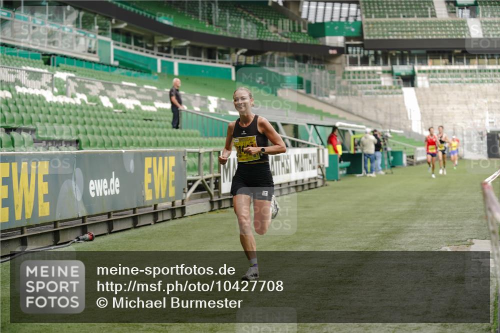 13.09.2026 - 21. swb-Marathon Bremen Michael Burmester http://msf.ph/oto/10427708 13.09.2026 10:18:36 Laufen im Stadion 10475, 11481, 11652, 12457, 12458, 13504, 13522, 13533, 13534, 13536, 13541, 13543, 13550, 13554, 13561, 13564, 13569, 13571, 13572, 13573, 13576, 13581, 13582, 13599, 13602, 13603, 13604, 13618, 13622, 13630, 13632, 13638, 13639, 13643, 13525, 13627 meine-sportfotos.de