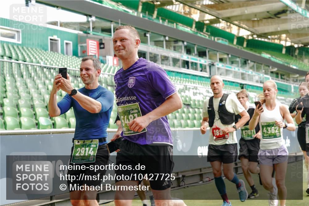 13.09.2026 - 21. swb-Marathon Bremen Michael Burmester http://msf.ph/oto/10427725 13.09.2026 13:02:40 Laufen im Stadion 150, 282, 531, 596, 722, 762, 930, 936, 940, 946, 1006, 1014, 1067, 1163, 1250, 1436, 1448, 1458, 1460, 1582, 1611, 1896, 2033, 2047, 2062, 2276, 2292, 2345, 2364, 2378, 2421, 2491, 2513, 2625, 2638, 2666, 2668, 2779, 2900, 2934, 2987, 3013, 3044, 3114, 3135, 3163, 3164, 3187, 3248, 3258, 3294, 3334, 3360, 3372, 3374, 3392, 3460, 3496, 3510, 3526, 3527, 3576, 3585, 3597, 3603, 3667, 3721, 3806, 3846, 3852, 3859, 3893, 3938, 3970, 3983, 4000, 4077, 4133, 4506, 4558 meine-sportfotos.de