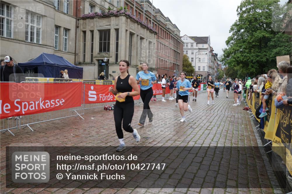 13.09.2026 - Kiel Lauf Yannick Fuchs http://msf.ph/oto/10427747 13.09.2026 11:07:06 Ziel 102, 1294, 1894, 3004, 3401, 4945, 5527, 6265, 6541, 6734, 7741, 8911, 10591, 10977, 11481, 219, 2041, 3213, 3712, 4312, 4421, 4683, 5565, 6931, 7008, 7145, 7329, 7664, 8029, 8704, 8822, 9022, 9218, 9467, 9729, 9830, 11559, 12188, 583, 733, 885, 1344, 1587, 2305, 4214, 5123, 5561, 5901, 6726, 9125, 10762, 10924, 11443, 12184, 12412, 219, 805, 3712, 5141, 9022, 9182, 9830, 10545, 11900, 12188, 12195 meine-sportfotos.de