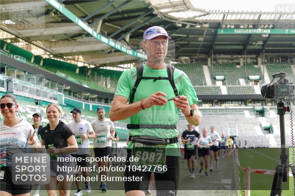 13.09.2026 - 21. swb-Marathon Bremen Michael Burmester http://msf.ph/oto/10427756 13.09.2026 13:25:56 Laufen im Stadion 202, 213, 294, 390, 505, 530, 543, 645, 723, 815, 818, 833, 966, 1077, 1283, 1410, 1443, 1459, 1473, 1487, 1491, 1504, 1515, 1530, 1561, 1618, 1744, 1828, 1830, 1953, 2058, 2059, 2211, 2267, 2271, 2273, 2298, 2308, 2354, 2382, 2384, 2428, 2497, 2506, 2508, 2554, 2558, 2576, 2591, 2592, 2644, 2656, 2675, 2752, 2762, 2817, 2833, 2878, 2896, 2965, 2970, 2981, 3005, 3047, 3062, 3084, 3097, 3142, 3172, 3211, 3259, 3306, 3329, 3359, 3390, 3433, 3629 meine-sportfotos.de