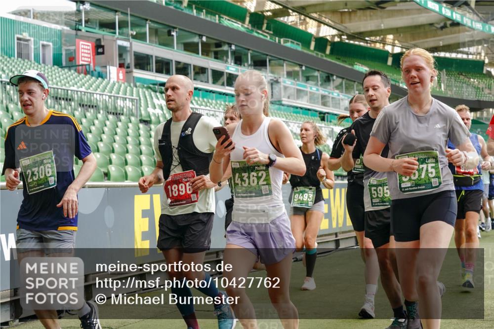 13.09.2026 - 21. swb-Marathon Bremen Michael Burmester http://msf.ph/oto/10427762 13.09.2026 13:02:41 Laufen im Stadion 150, 282, 531, 596, 722, 762, 930, 936, 940, 946, 1006, 1014, 1067, 1163, 1250, 1436, 1448, 1458, 1460, 1582, 1611, 1896, 2033, 2047, 2062, 2276, 2292, 2345, 2364, 2378, 2421, 2513, 2625, 2638, 2666, 2668, 2779, 2900, 2934, 2987, 3013, 3044, 3114, 3135, 3163, 3164, 3187, 3248, 3258, 3294, 3334, 3360, 3372, 3374, 3392, 3460, 3496, 3510, 3526, 3527, 3576, 3585, 3597, 3603, 3667, 3721, 3806, 3846, 3852, 3859, 3893, 3938, 3970, 3983, 4000, 4077, 4133, 4506, 4558 meine-sportfotos.de