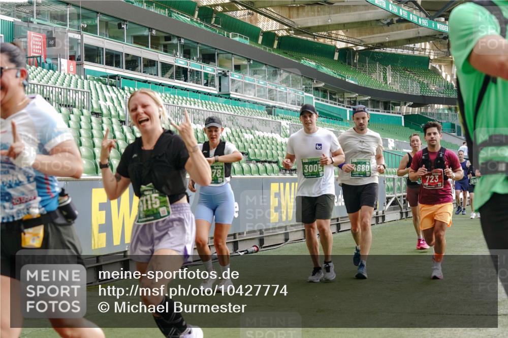 13.09.2026 - 21. swb-Marathon Bremen Michael Burmester http://msf.ph/oto/10427774 13.09.2026 13:25:57 Laufen im Stadion 202, 213, 294, 390, 505, 530, 543, 645, 723, 815, 818, 833, 966, 1077, 1283, 1410, 1443, 1459, 1473, 1487, 1491, 1504, 1515, 1530, 1561, 1618, 1744, 1828, 1830, 1953, 2058, 2059, 2211, 2267, 2271, 2273, 2298, 2308, 2354, 2382, 2384, 2428, 2497, 2506, 2508, 2554, 2558, 2576, 2591, 2592, 2644, 2656, 2675, 2752, 2762, 2817, 2833, 2878, 2896, 2965, 2970, 2981, 3005, 3047, 3062, 3084, 3097, 3142, 3172, 3211, 3259, 3306, 3329, 3359, 3390, 3433, 3629 meine-sportfotos.de