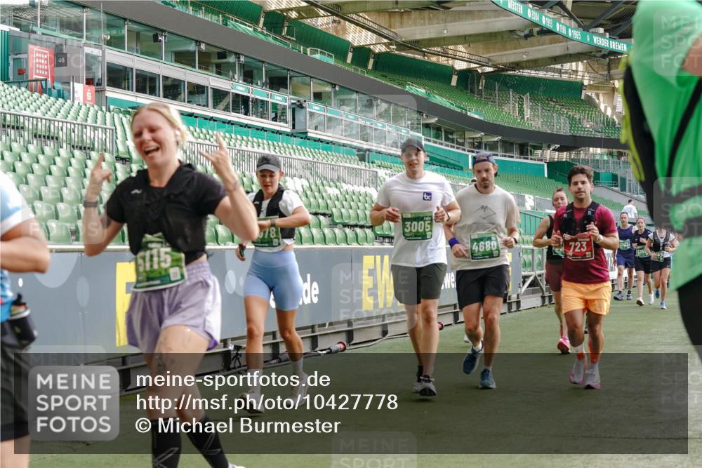 13.09.2026 - 21. swb-Marathon Bremen Michael Burmester http://msf.ph/oto/10427778 13.09.2026 13:25:57 Laufen im Stadion 202, 213, 294, 390, 505, 530, 543, 645, 723, 815, 818, 833, 966, 1077, 1283, 1410, 1443, 1459, 1473, 1487, 1491, 1504, 1515, 1530, 1561, 1618, 1744, 1828, 1830, 1953, 2058, 2059, 2211, 2267, 2271, 2273, 2298, 2308, 2354, 2382, 2384, 2428, 2497, 2506, 2508, 2554, 2558, 2576, 2591, 2592, 2644, 2656, 2675, 2752, 2762, 2817, 2833, 2878, 2896, 2965, 2970, 2981, 3005, 3047, 3062, 3084, 3097, 3142, 3172, 3211, 3259, 3306, 3329, 3359, 3390, 3433, 3629 meine-sportfotos.de