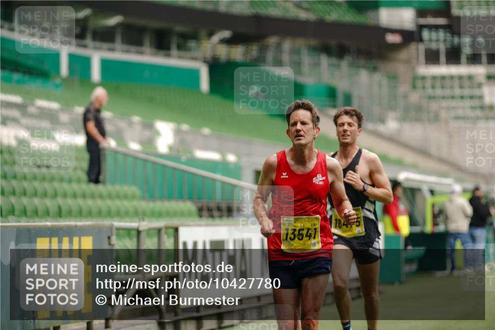 13.09.2026 - 21. swb-Marathon Bremen Michael Burmester http://msf.ph/oto/10427780 13.09.2026 10:18:44 Laufen im Stadion 10366, 10475, 11481, 11652, 12457, 12458, 13504, 13522, 13530, 13533, 13534, 13536, 13541, 13543, 13550, 13554, 13561, 13564, 13569, 13571, 13572, 13573, 13581, 13582, 13599, 13602, 13603, 13604, 13618, 13622, 13630, 13632, 13638, 13639, 13643, 13525, 13627 meine-sportfotos.de