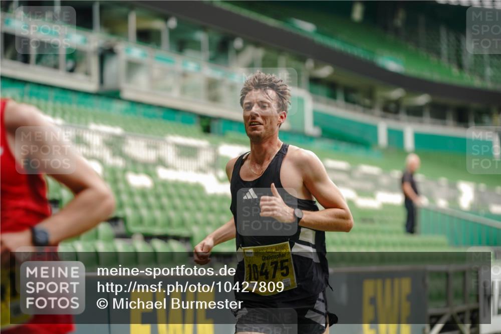 13.09.2026 - 21. swb-Marathon Bremen Michael Burmester http://msf.ph/oto/10427809 13.09.2026 10:18:46 Laufen im Stadion 10366, 10475, 11481, 11652, 12457, 12458, 13504, 13522, 13530, 13533, 13534, 13536, 13541, 13543, 13550, 13554, 13561, 13564, 13569, 13571, 13572, 13573, 13581, 13582, 13599, 13602, 13603, 13604, 13618, 13622, 13630, 13632, 13638, 13639, 13643, 13525, 13627 meine-sportfotos.de