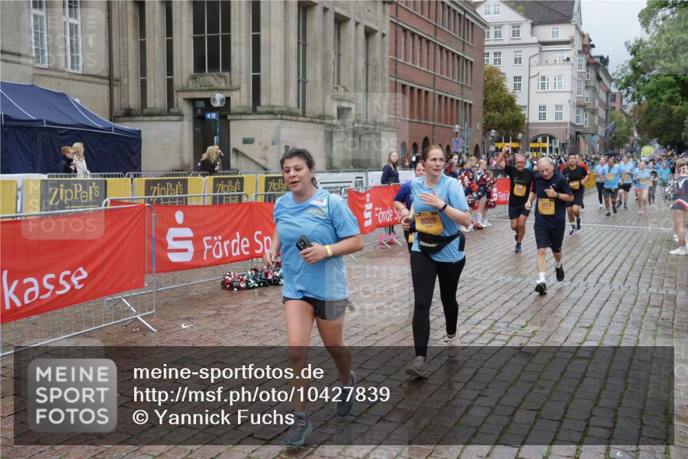 13.09.2026 - Kiel Lauf Yannick Fuchs http://msf.ph/oto/10427839 13.09.2026 11:07:20 Ziel 102, 583, 733, 2305, 4214, 5123, 5561, 5901, 6265, 6726, 9125, 10762, 10924, 11443, 11481, 12412, 1294, 1894, 2041, 3004, 3213, 3401, 4683, 4945, 5527, 6541, 6734, 6931, 7145, 7329, 7741, 8029, 8822, 8911, 9218, 9467, 9729, 10591, 10977, 11481, 356, 660, 885, 1344, 1587, 1601, 1637, 2905, 2940, 4983, 5095, 5138, 5139, 5542, 5554, 5638, 6380, 6690, 7625, 9064, 9604, 10873, 11015, 12184, 12267, 12706, 3213, 5565, 7145, 8029, 8704, 8822, 11559 meine-sportfotos.de